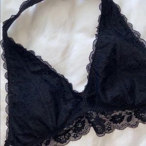 black hollister bralette